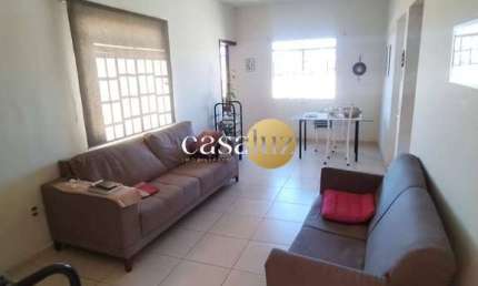 2 casas localizadas no bairro Tirol /Belo Horizonte