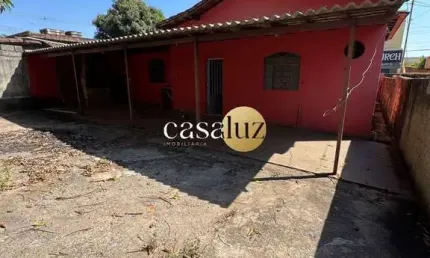 Casa com loja localizada no bairro jardim vera cruz/ sarzedo