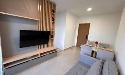Apartamento 2 quartos sendo 1 suíte e varanda mobiliado
