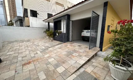 Casa com 3 quartos à venda na Avenida Maria Rosa, 5, Manaíra, João Pessoa