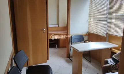 Sala comercial para alugar na Rua Vinte e Quatro de Outubro, 1312, Moinhos de Vento, Porto Alegre, 58 m2 por R$ 2.600
