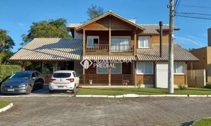 Casa em condomínio fechado com 3 quartos para alugar na Estrada Cristóvão Machado de Campos, 2270, Vargem Grande, Florianópolis, 210 m2 por R$ 9.500