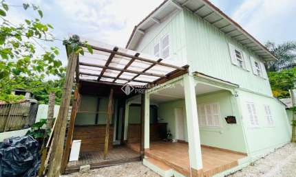 Casa com 5 quartos para alugar na Rua Vereador Osni Ortiga, 588, Lagoa da Conceição, Florianópolis, 150 m2 por R$ 6.500