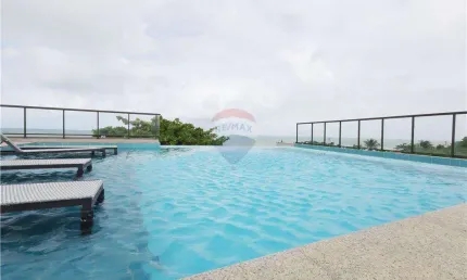 Apartamento Luxuoso com Vista para o Mar em Piedade