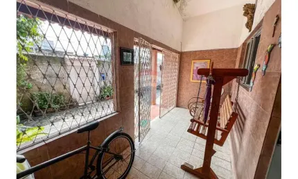 Seu Novo Lar em Setúbal: Espaçosa e Bem Localizada!