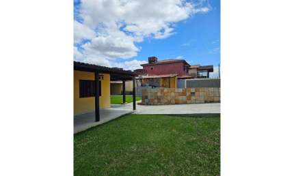 Casa com 3 quartos para alugar na Rua Belo Jardim, 0022, Gravatá Centro, Gravatá