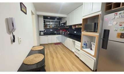 Apartamento 3/4 em Candeias, Próximo da Avenida e da Praia