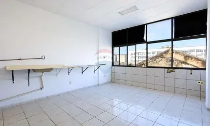 Sala comercial de 39 metros quadrados com 2 ambientes e banheiro - Junto ao Restaurante Leite