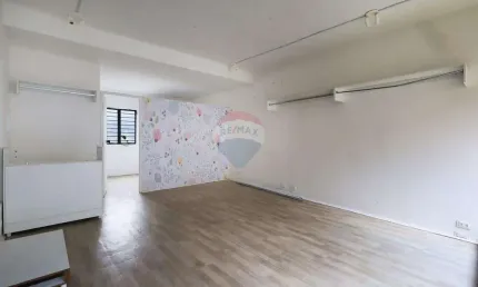 Loja incrível com 40,60m quadrados - vitrine enorme!