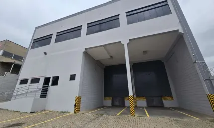 Galpão para alugar em Sorocaba na principal avenida do Eden