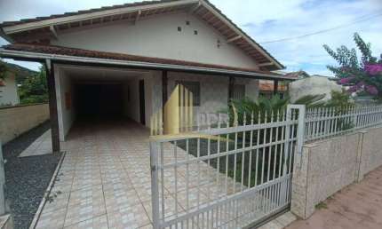 Casa com 3 quartos à venda no Gravata, Navegantes  por R$ 550.000
