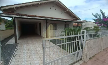 Casa com 3 quartos à venda no gravata, navegantes  por r$ 550.000