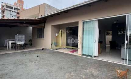 Casa com 2 quartos à venda no Gravata, Navegantes , 120 m2 por R$ 459.000