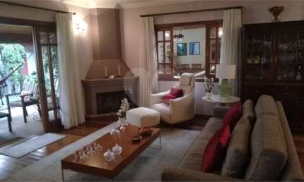 Casa térrea com 3 quartos à venda em Super Quadra Morumbi - SP
