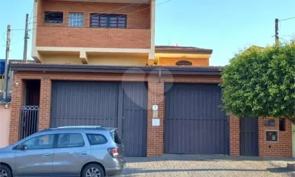 Sobrado com 6 quartos à venda em Vila Hortência - SP