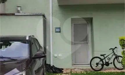 Condomínio com 3 quartos à venda em Jardim Rosa Maria - SP