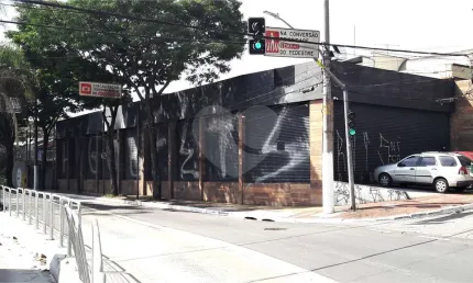 Ponto comercial para alugar na Praça Marechal Deodoro, Alto da Boa Vista, São Paulo
