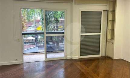 Apartamento com 3 quartos à venda ou para locação em Vila Nova Conceição - SP