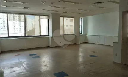 Sala comercial para alugar na Rua Ministro Gabriel de Rezende Passos, Moema, São Paulo