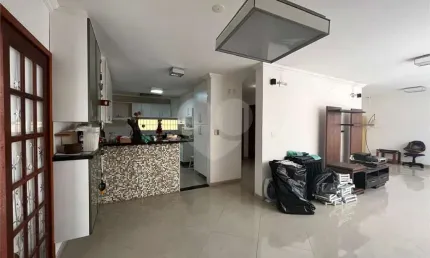 Sobrado com 4 quartos à venda em Vila Cordeiro - SP