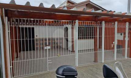 Casa térrea com 3 quartos à venda em Conjunto Residencial Butantã - SP