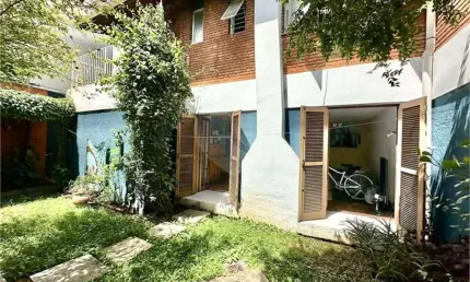 Sobrado com 4 quartos à venda em Jardim Jussara - SP