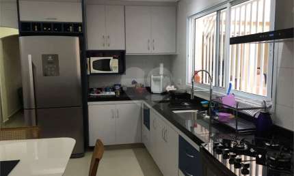 Sobrado com 3 quartos à venda em Vila Constança - SP