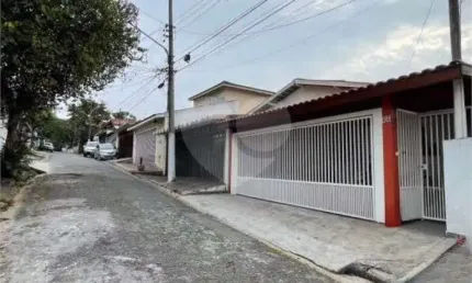 Casa térrea com 3 quartos à venda em Parque Continental - SP