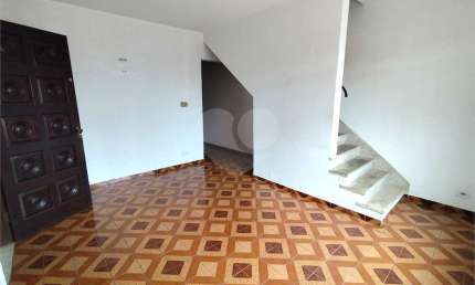 Sobrado com 3 quartos à venda em Jardim Teresa - SP