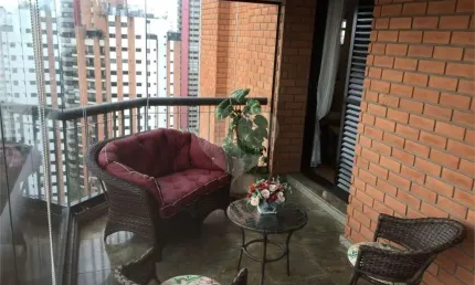 Apartamento com 4 quartos à venda em Vila Uberabinha - SP