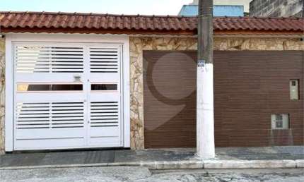 Casa térrea com 2 quartos à venda em Vila Divina Pastora - SP