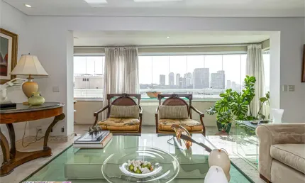 Apartamento com 4 quartos à venda em Real Parque - SP