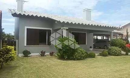 Casa à venda, com 3 quartos/dormitórios, 2 vagas/box em Atlântida, Xangri-lá/RS