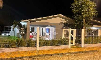 Casa á venda com 3 dormitóriosquartos 2 vagasbox, em Atlântida,  Xangri-Lá, RS