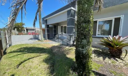 Casa 3 dormitórios/quartos, com garagem coberta para 02 carros, em Xangri-Lá/RS!!!
