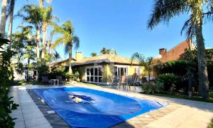 Casa Mobiliada com 3 Quartos e Piscina à Venda em Atlântida, Xangri-Lá - 350m²