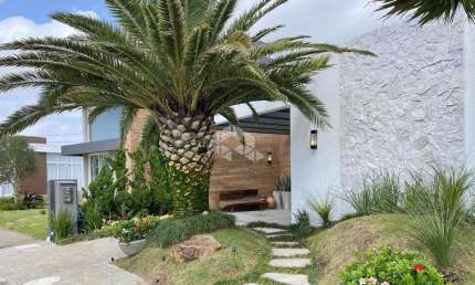 Casa térrea com piscina no condomínio Sea Coast - Xangri-lá/RS