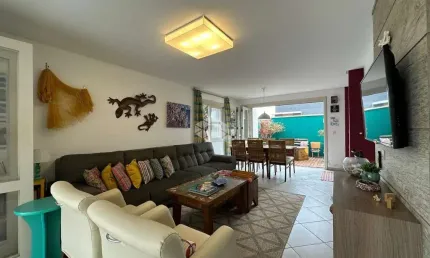 Casa de esquina, 3 quartos , 1 suíte no Condomínio VIVENDAS DO REMANSO
