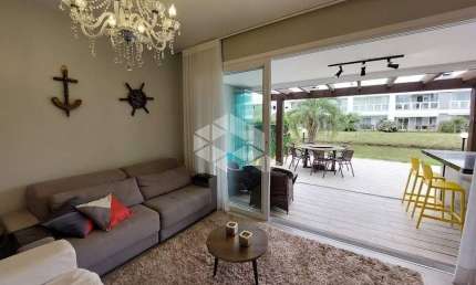 CONDOMÍNIO ROSSI Ótima casa com 2 dormitórios (1 suíte) Frente Leste 93m² Mobiliado