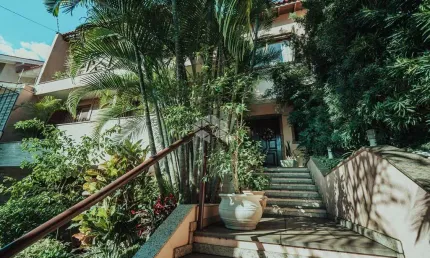 Casa/sobrado 03 dormitórios/02 suítes em Chácara das Pedras Porto Alegre