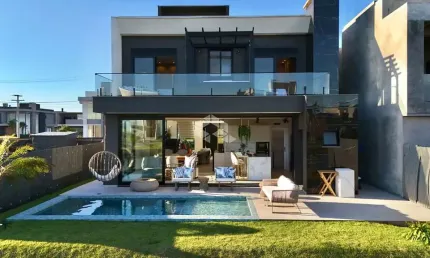 Casa alto padrão condomínio Sunset em Xangri-Lá 04 suítes, 02 vagas