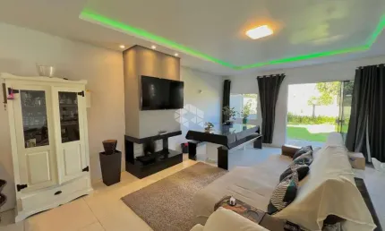 Excelente casa no centro de xangri-lá, 3 dormitórios com lareira