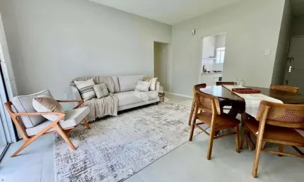 Apartamento 03 dormitórios, 01 suíte, mobiliado e decorado, em atlântida - xangri-lá/rs.