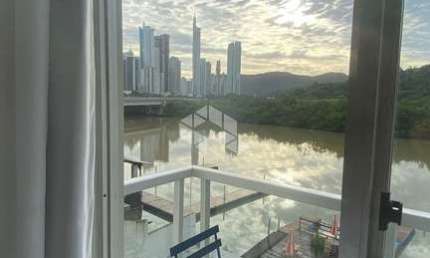 Apartamento reformado 2 dormitórios e 1 vaga semi-mobiliado
