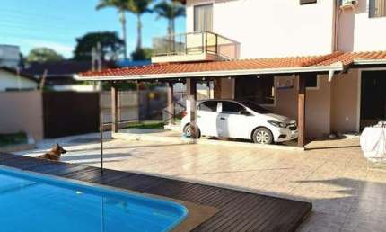 Casa com 05 quartos com Piscina no Centro de Camboriú
