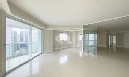 Apartamento 03 dormitórios, 03 suítes e 03 vagas de garagem.