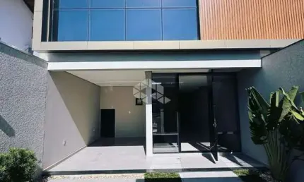 Geminado com 3 quartos , 3 suítes e 2 vagas de garagem