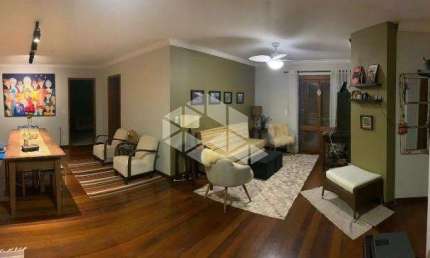 Apartamento com 3 dormitórios, sendo 1 suíte, próximo ao centro de Gramado