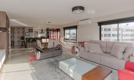 Cobertura com 3 suítes e 4 vagas de garagem, 384 m2