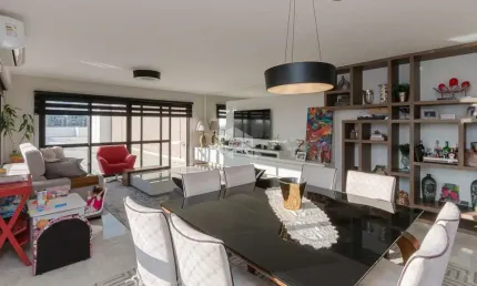 Cobertura com 3 suítes e 4 vagas de garagem, 384 m2
